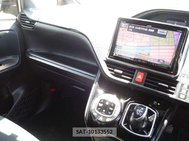 Toyota NOAH HYBRID 2016-10 8100881-22