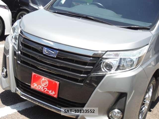 Toyota NOAH HYBRID 2016-10 8100881-4