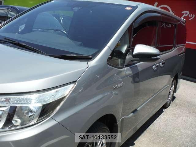 Toyota NOAH HYBRID 2016-10 8100881-6