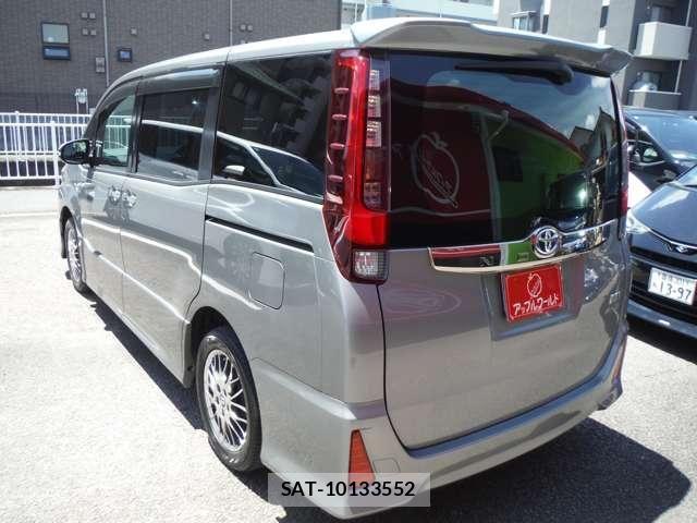 Toyota NOAH HYBRID 2016-10 8100881-7