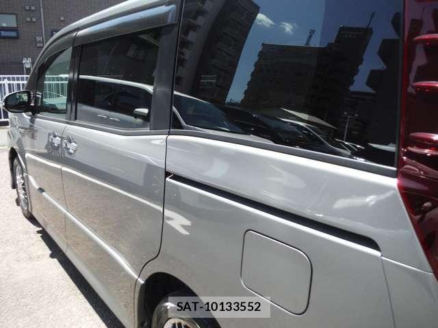 Toyota NOAH HYBRID 2016-10 8100881-8