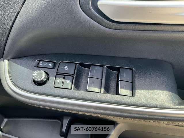 Toyota NOAH HYBRID 2023-10 8100880-9