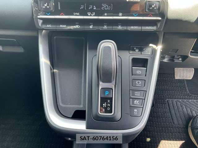 Toyota NOAH HYBRID 2023-10 8100880-16