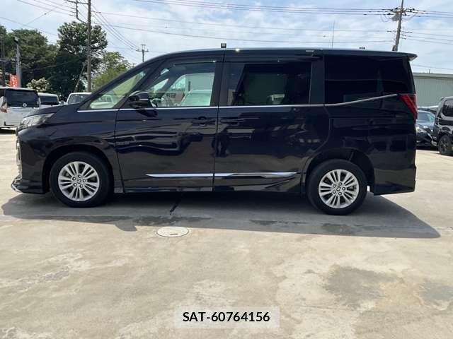 Toyota NOAH HYBRID 2023-10 8100880-3