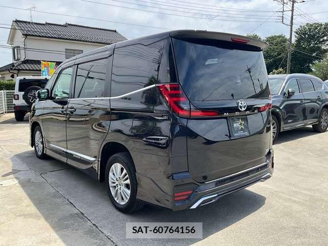 Toyota NOAH HYBRID 2023-10 8100880-4