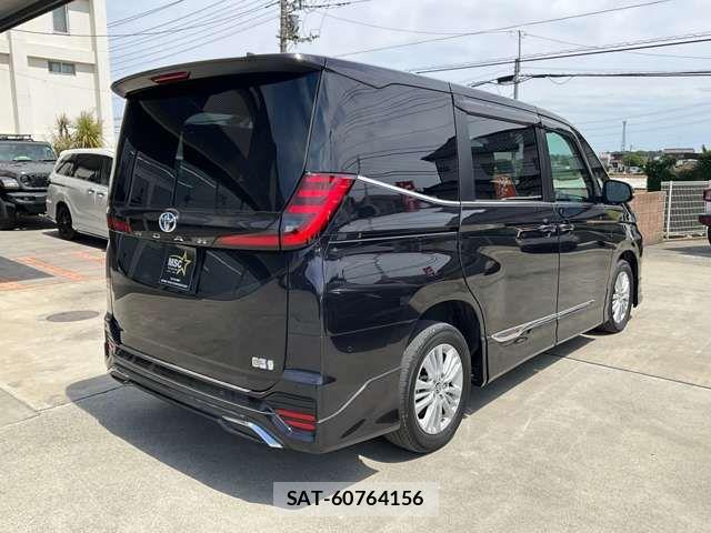 Toyota NOAH HYBRID 2023-10 8100880-6