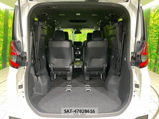 Toyota NOAH HYBRID 2022-11 8100878-10