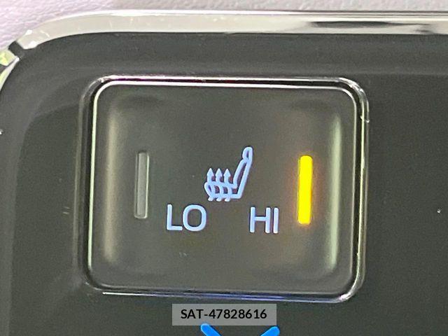 Toyota NOAH HYBRID 2022-11 8100878-6
