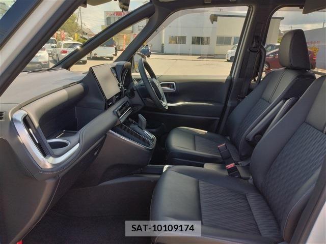 Toyota NOAH HYBRID 2022-06 8131651-10