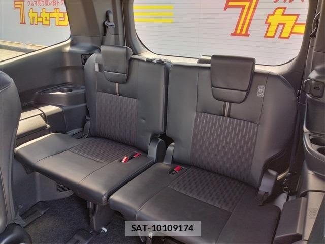 Toyota NOAH HYBRID 2022-06 8131651-13