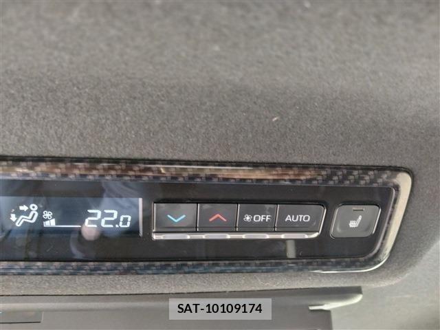 Toyota NOAH HYBRID 2022-06 8131651-16