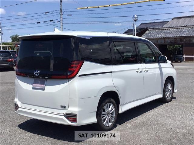 Toyota NOAH HYBRID 2022-06 8131651-4