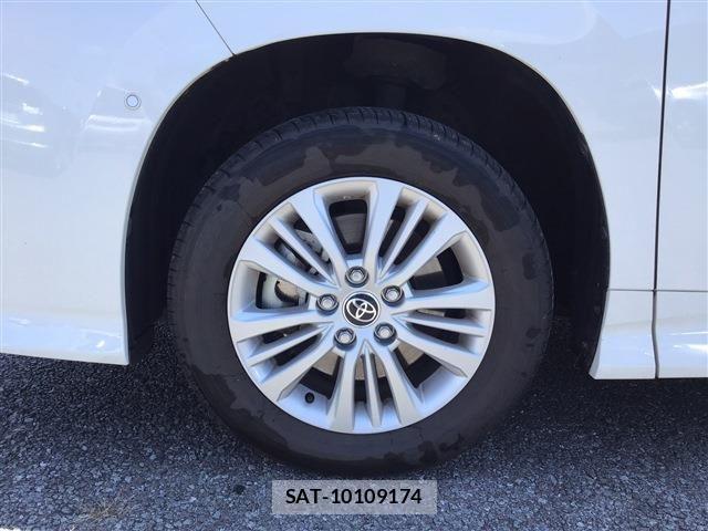 Toyota NOAH HYBRID 2022-06 8131651-8