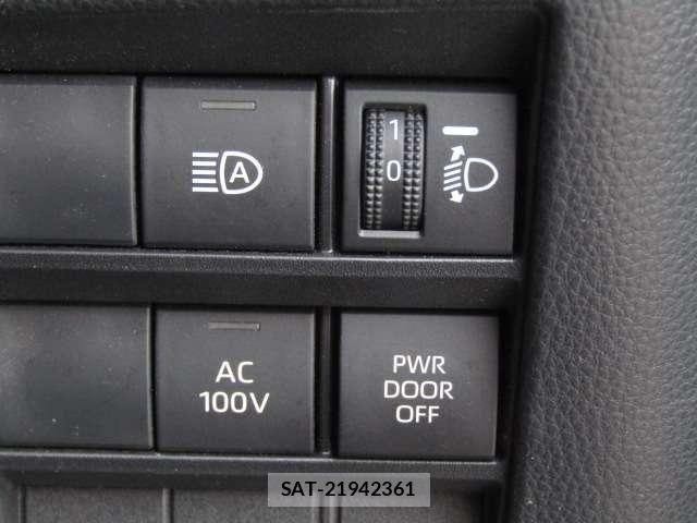 Toyota NOAH HYBRID 2022-05 8131652-20