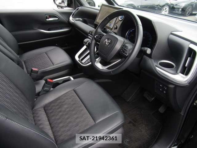 Toyota NOAH HYBRID 2022-05 8131652-24