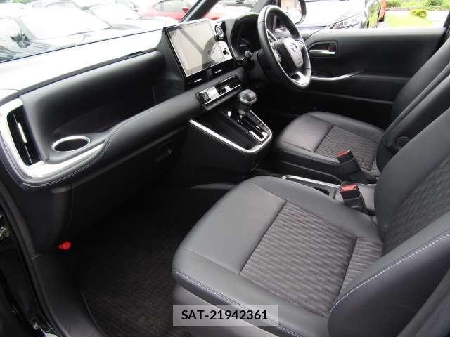 Toyota NOAH HYBRID 2022-05 8131652-26