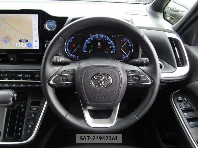Toyota NOAH HYBRID 2022-05 8131652-8