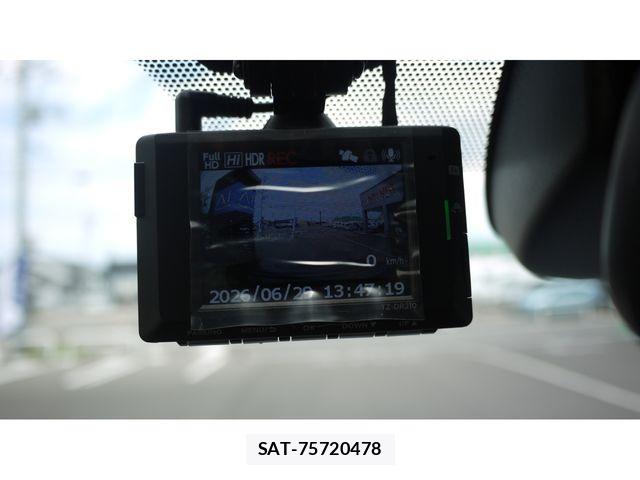 Toyota NOAH HYBRID 2025-07 8209211-10