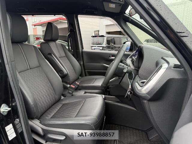 Toyota NOAH HYBRID 2023-10 8209210-11