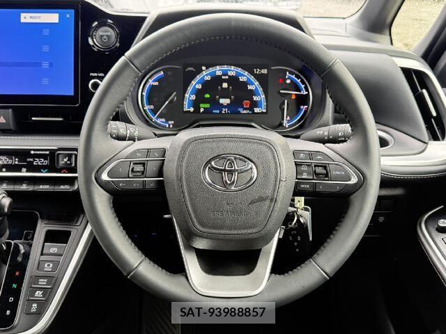 Toyota NOAH HYBRID 2023-10 8209210-14