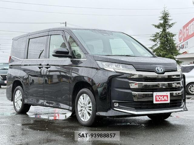 Toyota NOAH HYBRID 2023-10 8209210-19