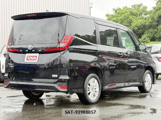 Toyota NOAH HYBRID 2023-10 8209210-20