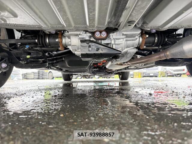 Toyota NOAH HYBRID 2023-10 8209210-22