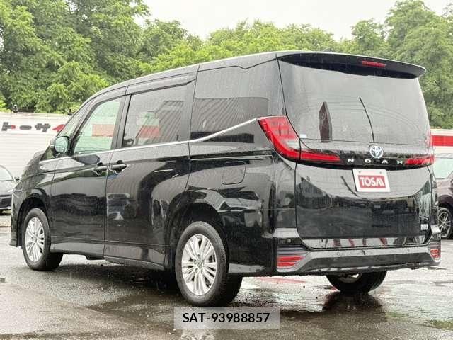 Toyota NOAH HYBRID 2023-10 8209210-24