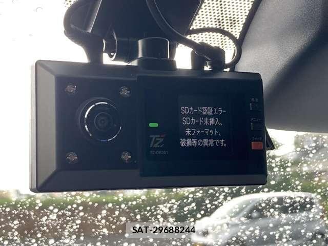 Toyota NOAH HYBRID 2023-10 8209209-13