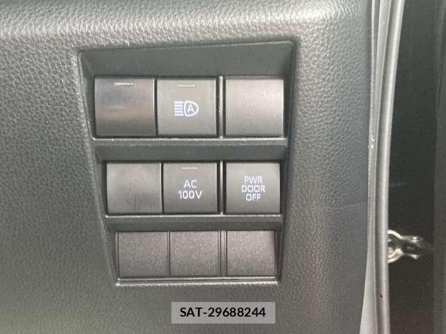 Toyota NOAH HYBRID 2023-10 8209209-20