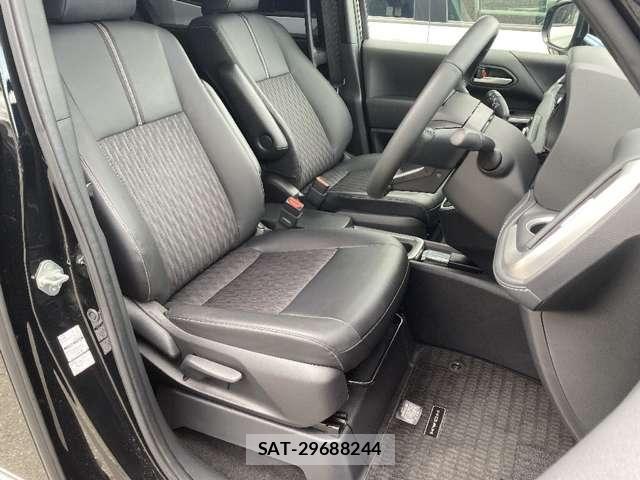 Toyota NOAH HYBRID 2023-10 8209209-21