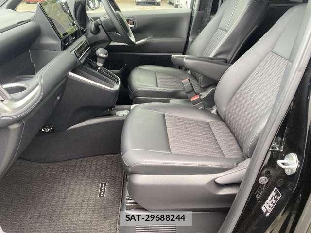 Toyota NOAH HYBRID 2023-10 8209209-22