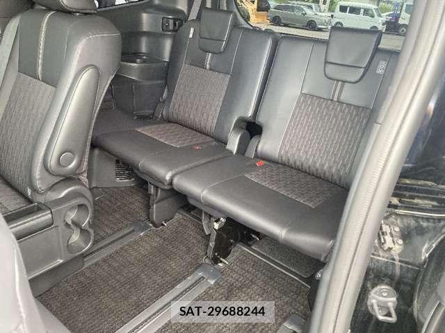 Toyota NOAH HYBRID 2023-10 8209209-25
