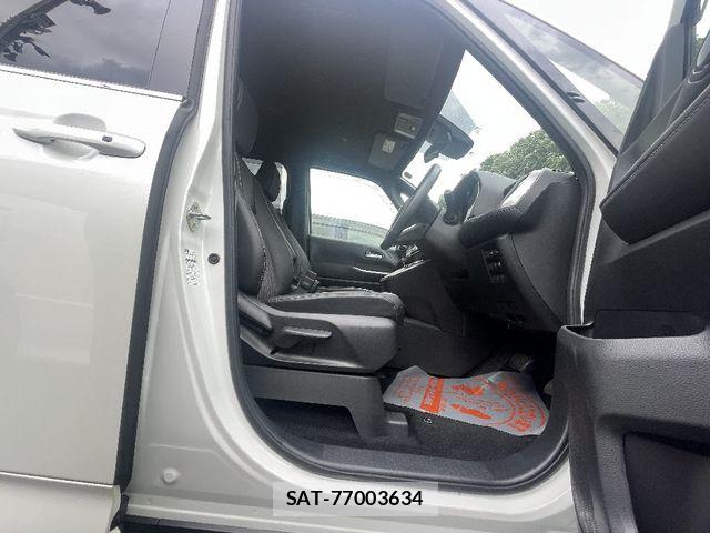 Toyota NOAH HYBRID 2024-03 8231108-8