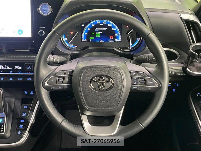 Toyota NOAH HYBRID 2023-04 8316037-12