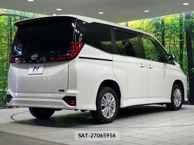 Toyota NOAH HYBRID 2023-04 8316037-18