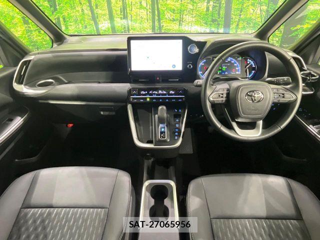 Toyota NOAH HYBRID 2023-04 8316037-1