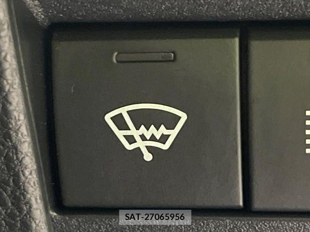Toyota NOAH HYBRID 2023-04 8316037-5