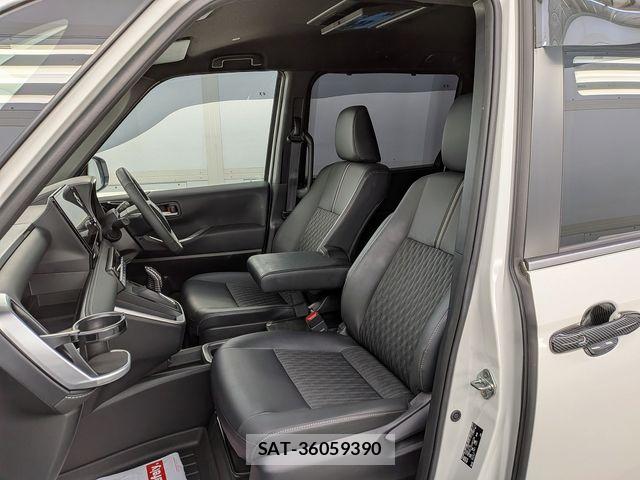 Toyota NOAH HYBRID 2025-03 8316044-18
