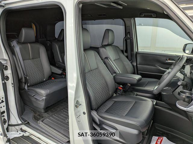 Toyota NOAH HYBRID 2025-03 8316044-20