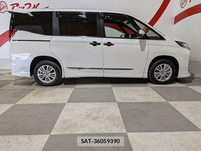Toyota NOAH HYBRID 2025-03 8316044-2