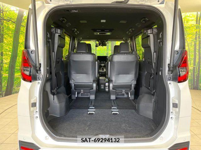 Toyota NOAH HYBRID 2022-06 8337177-10
