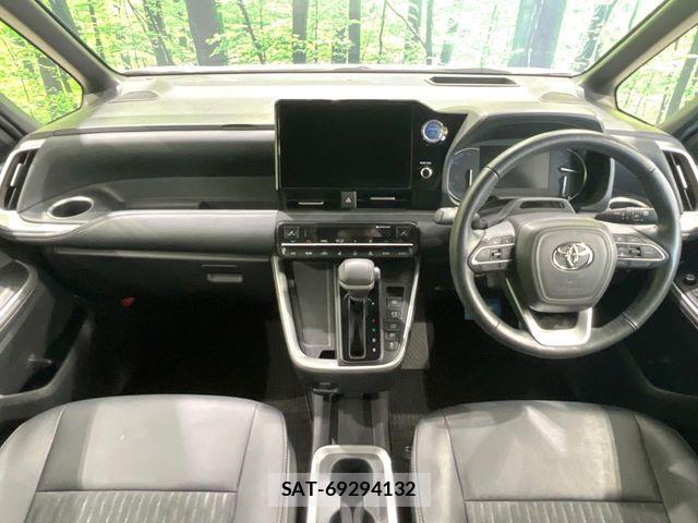 Toyota NOAH HYBRID 2022-06 8337177-1
