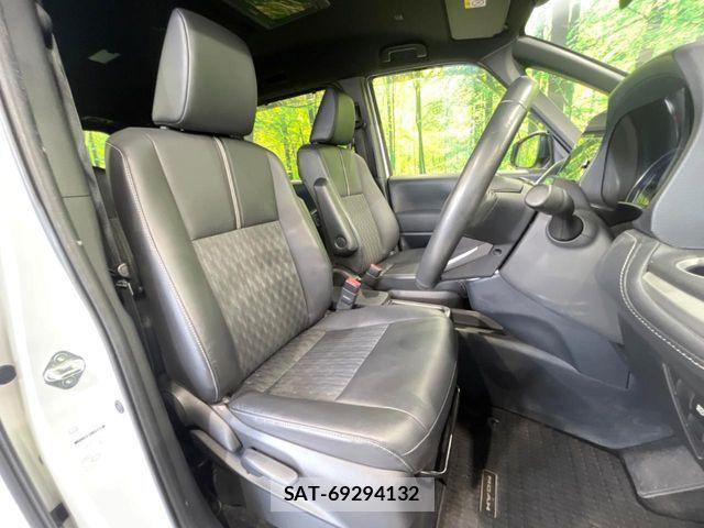 Toyota NOAH HYBRID 2022-06 8337177-7