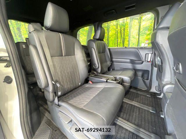 Toyota NOAH HYBRID 2022-06 8337177-8