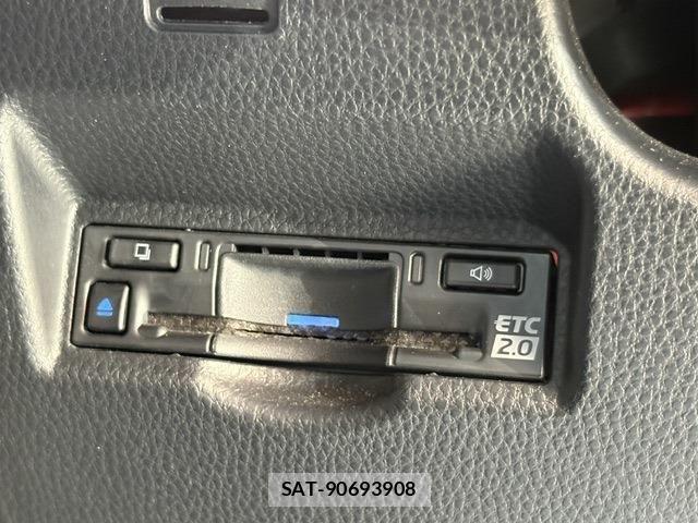 Toyota NOAH HYBRID 2023-03 8414043-22