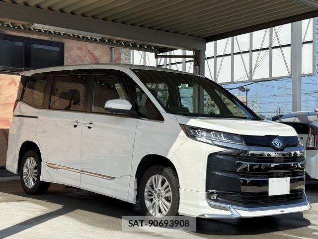 Toyota NOAH HYBRID 2023-03 8414043-2