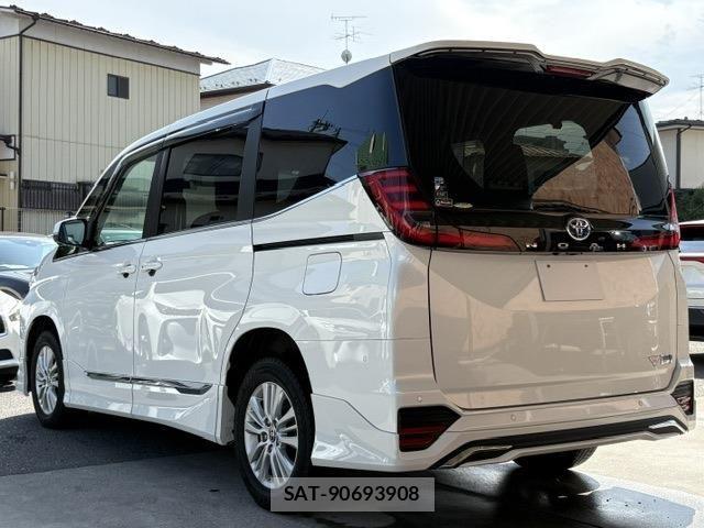 Toyota NOAH HYBRID 2023-03 8414043-6