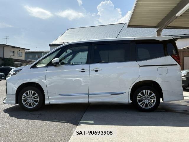 Toyota NOAH HYBRID 2023-03 8414043-7