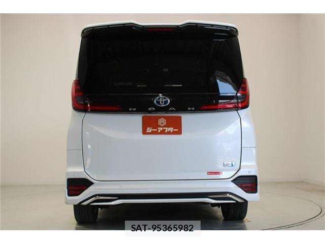 Toyota NOAH HYBRID 2023-03 8485842-10